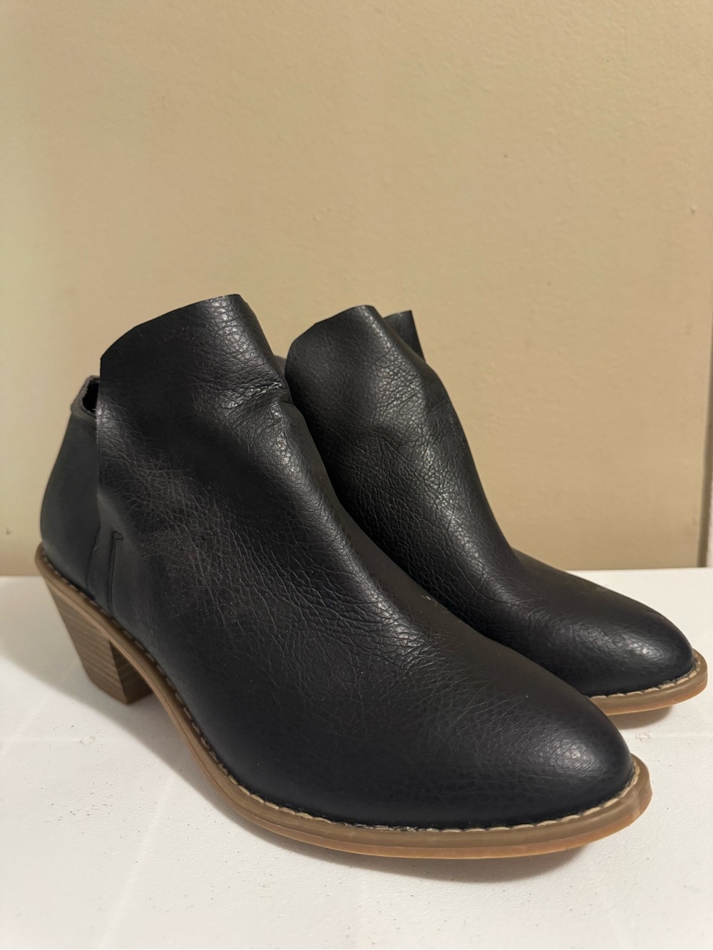 Universal Thread Indie Black Ankle Boots
